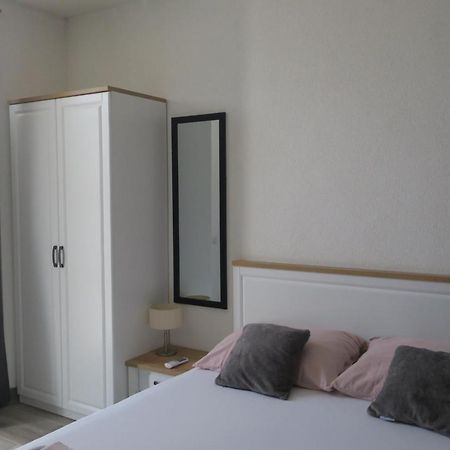 Mesic Apartment Сень Екстер'єр фото