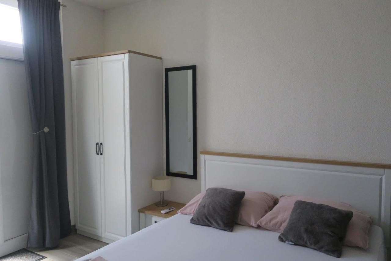 Mesic Apartment Сень Екстер'єр фото