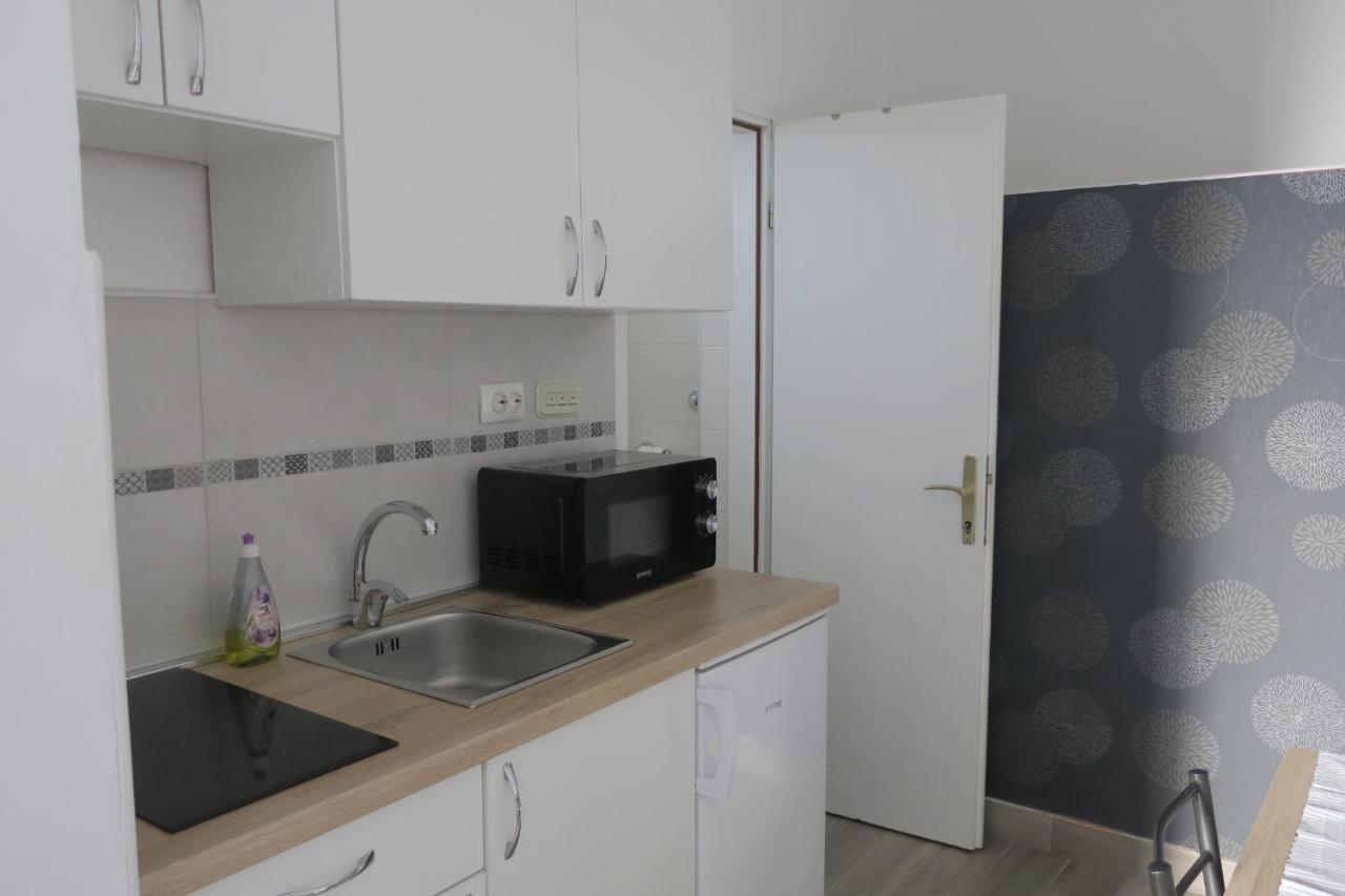 Mesic Apartment Сень Екстер'єр фото