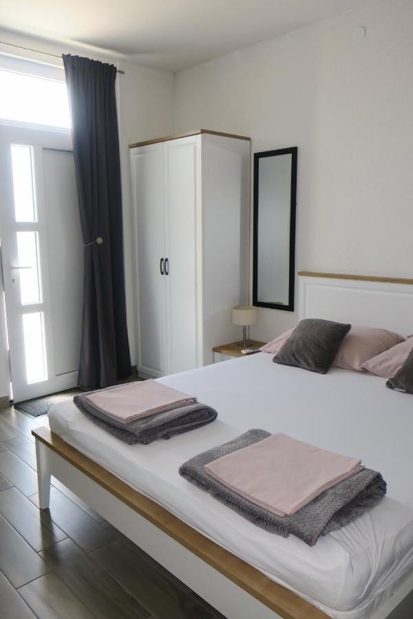 Mesic Apartment Сень Екстер'єр фото